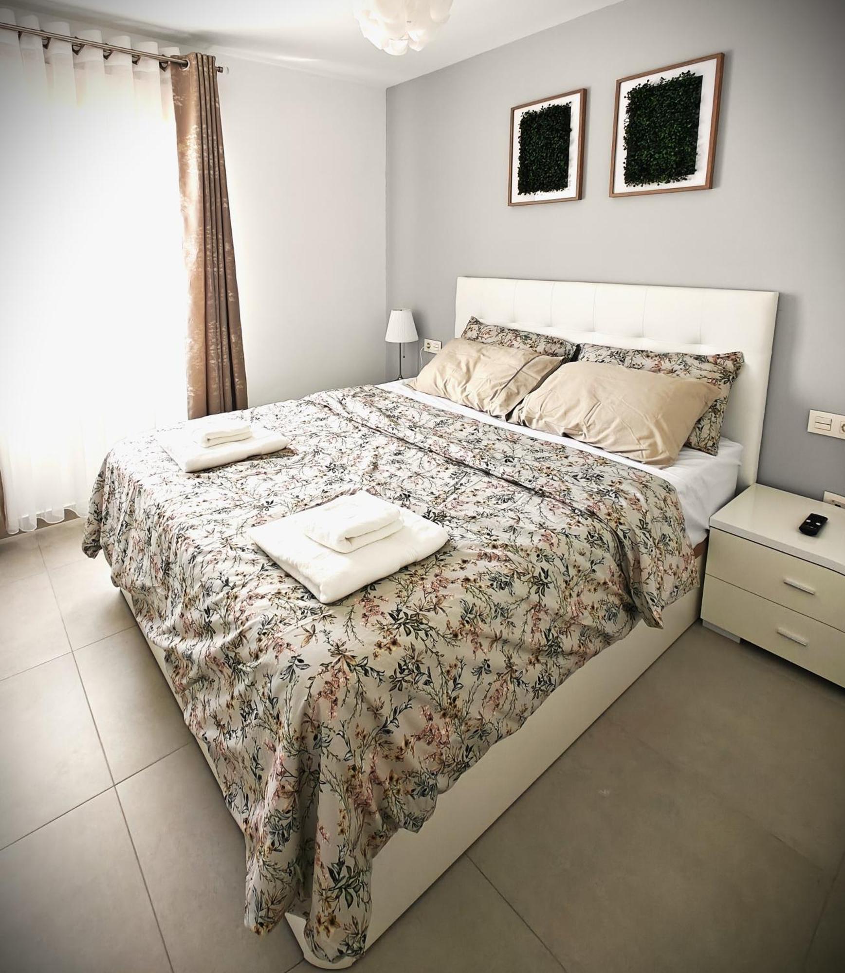 Sun Apartment - 3 Bedrooms, Priv Parking, Pool, Ac, Tv Channels, Fibre Net Лос Кристианос Экстерьер фото