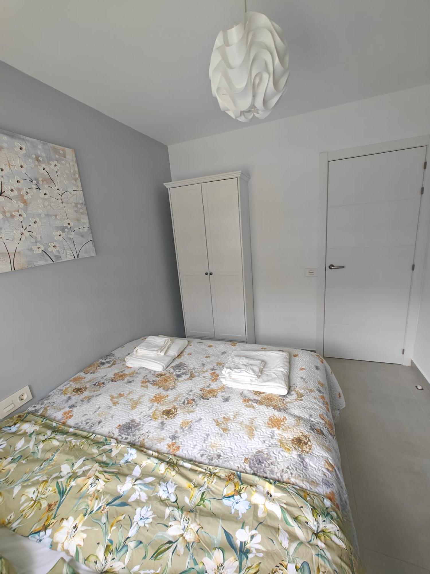Sun Apartment - 3 Bedrooms, Priv Parking, Pool, Ac, Tv Channels, Fibre Net Лос Кристианос Экстерьер фото